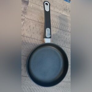 Pampered Chef 8” Pan with Removable Handle